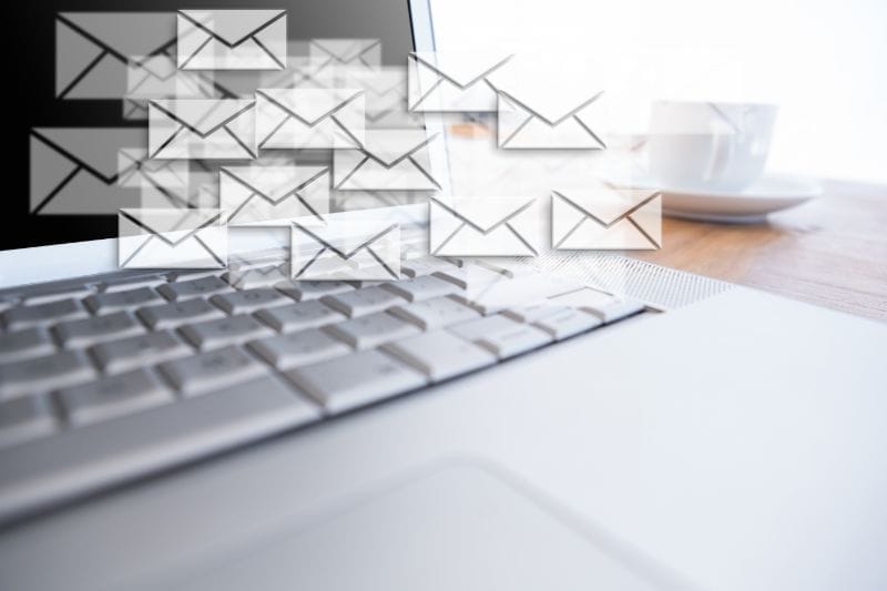 Image illustrant la gestion et l'organisation des emails pour gagner en efficacité