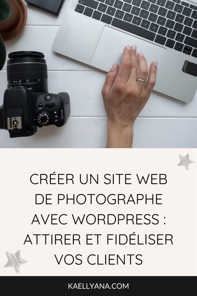 Image d’un appareil photo et d'un ordinateur portable, symbolisant la création d'un site WordPress pour photographe