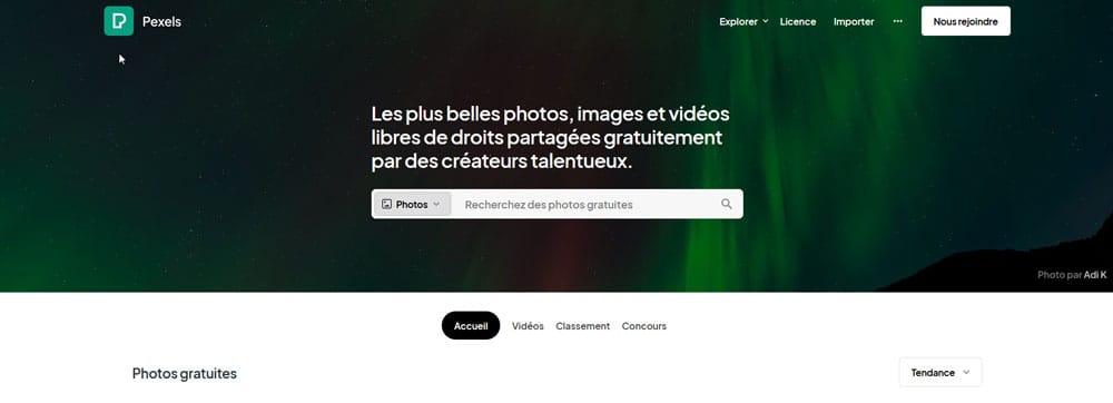 Capture d’écran de la page d’accueil de Pexels, une banque d’images gratuites proposant des photos et vidéos libres de droits.